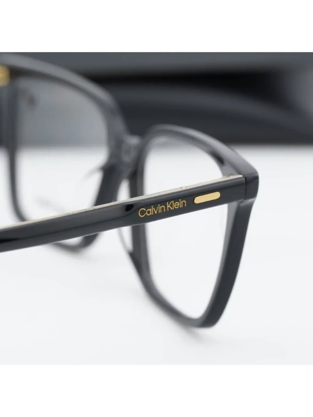 Calvin Klein model ck24544